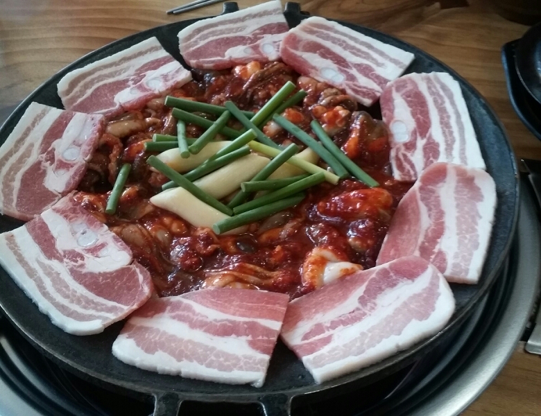 홍스쭈꾸미 매장 방문 후 남겨주신 고객 리뷰 사진입니다.