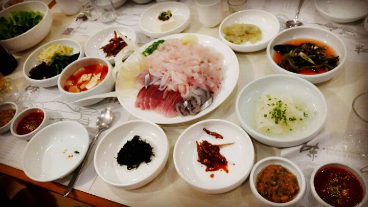 충무상회 매장 방문 후 남겨주신 고객 리뷰 사진입니다.
