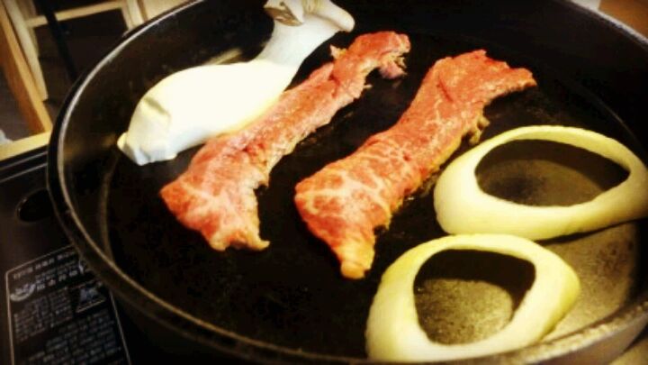 LA식당 매장 방문 후 남겨주신 고객 리뷰 사진입니다.