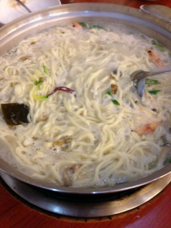 홍두깨 칼국수  매장 방문 후 남겨주신 고객 리뷰 사진입니다.
