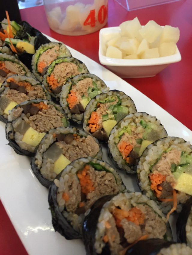 로봇김밥 매장 방문 후 남겨주신 고객 리뷰 사진입니다.