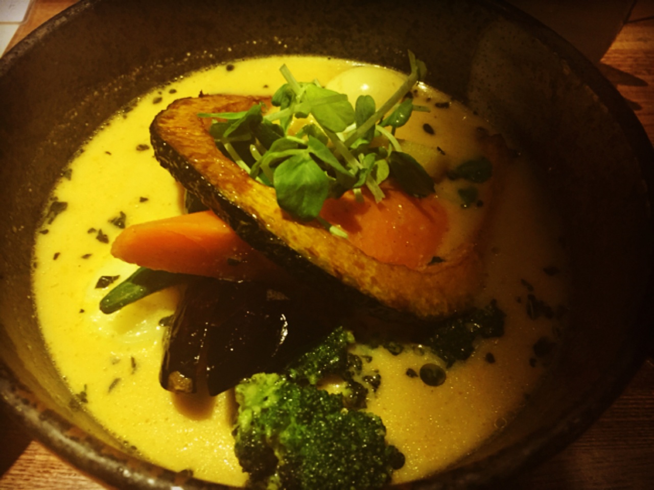 Soup Curry Yellow(이에로) 매장 방문 후 남겨주신 고객 리뷰 사진입니다.