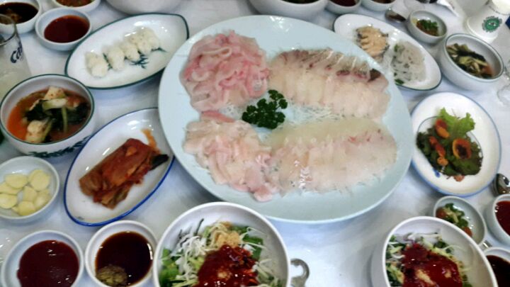 동백섬횟집 매장 방문 후 남겨주신 고객 리뷰 사진입니다.