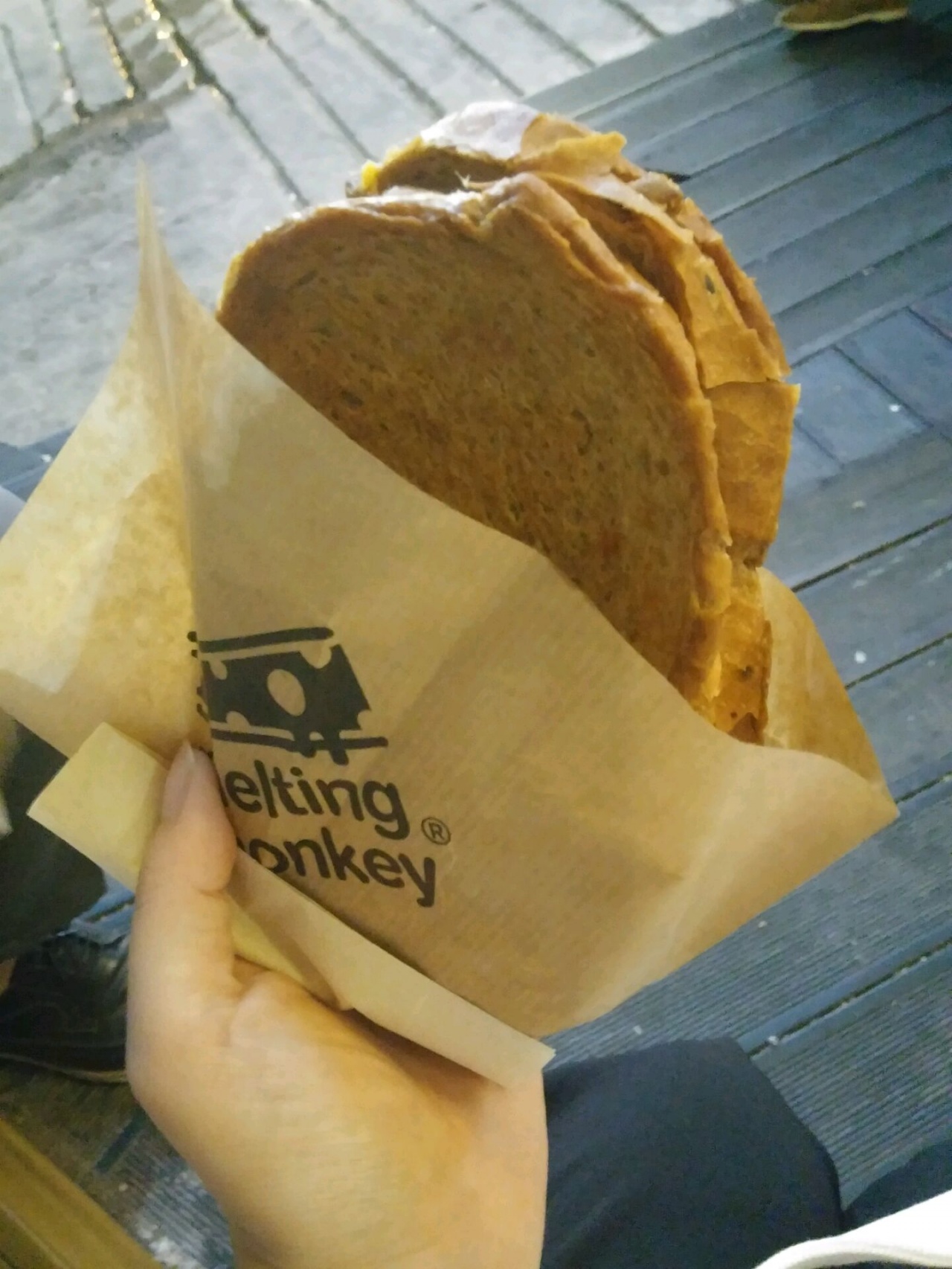 멜팅몽키 매장 방문 후 남겨주신 고객 리뷰 사진입니다.
