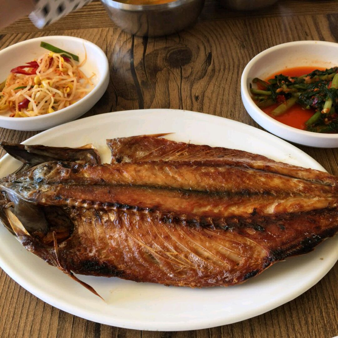 솔밭식당 매장 방문 후 남겨주신 고객 리뷰 사진입니다.
