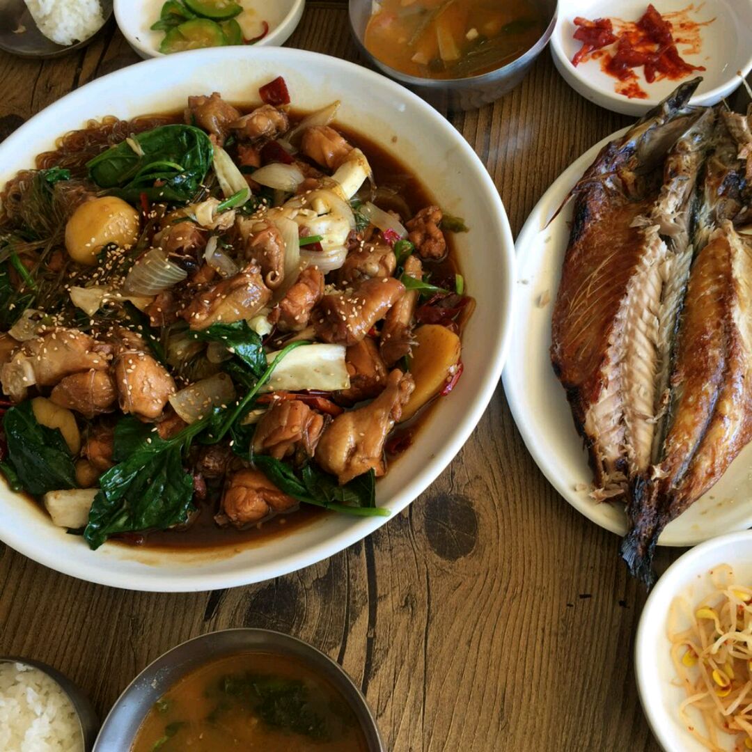 솔밭식당 매장 방문 후 남겨주신 고객 리뷰 사진입니다.
