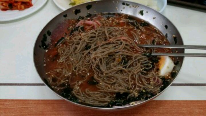 산북막국수 매장 방문 후 남겨주신 고객 리뷰 사진입니다.