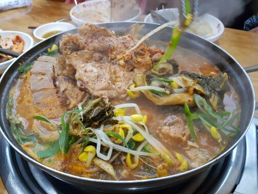 서울감자탕 매장 방문 후 남겨주신 고객 리뷰 사진입니다.