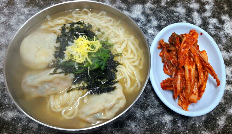 만나손칼국수 매장 방문 후 남겨주신 고객 리뷰 사진입니다.
