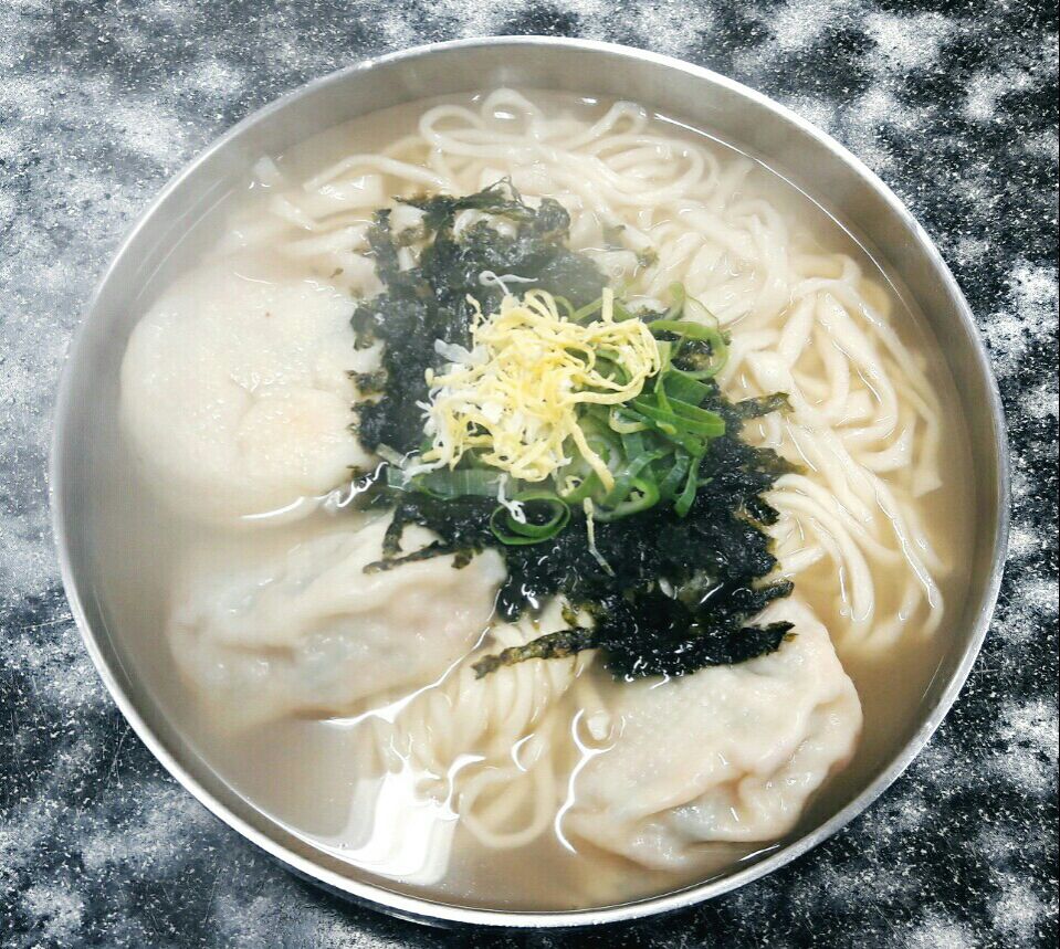 만나손칼국수 매장 방문 후 남겨주신 고객 리뷰 사진입니다.