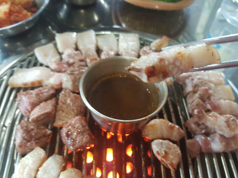 흑돈향 매장 방문 후 남겨주신 고객 리뷰 사진입니다.