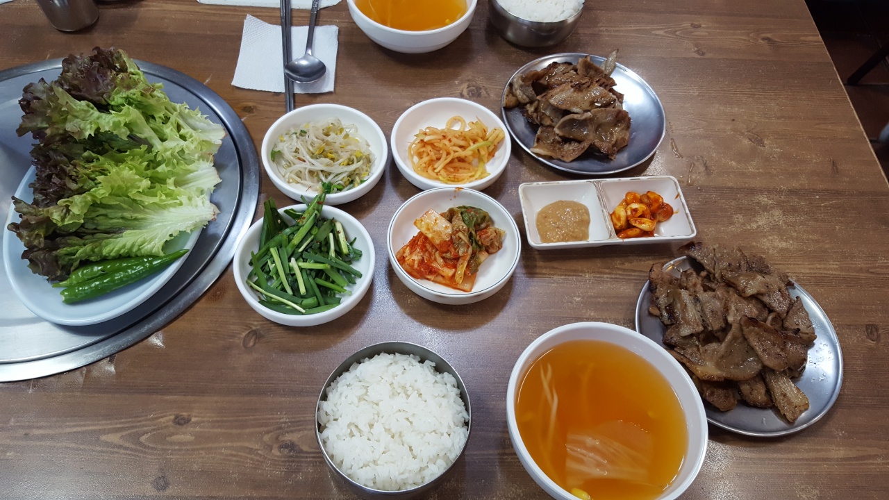 연남동돼지구이백반 연남본점 매장 방문 후 남겨주신 고객 리뷰 사진입니다.