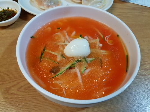 죽여주는 동치미국수 매장 방문 후 남겨주신 고객 리뷰 사진입니다.