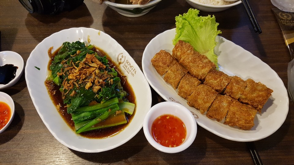 Song Fa Bak Kut Teh (송파바쿠테) 매장 방문 후 남겨주신 고객 리뷰 사진입니다.