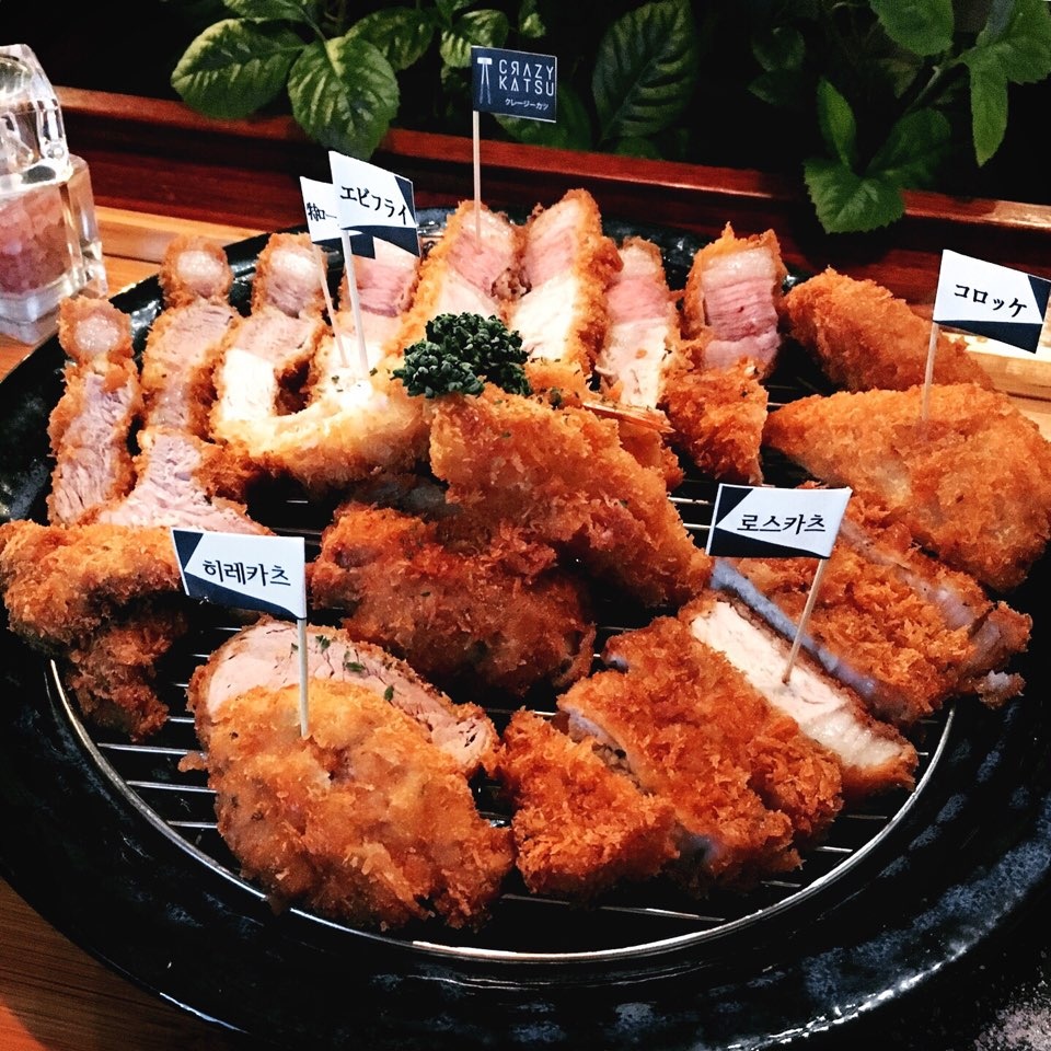 크레이지카츠 매장 방문 후 남겨주신 고객 리뷰 사진입니다.