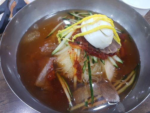 춘하추동밀면 매장 방문 후 남겨주신 고객 리뷰 사진입니다.