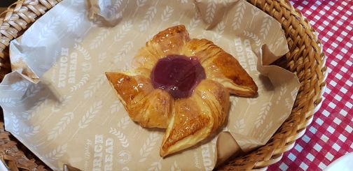 Zurich Bread Factory and Café  매장 방문 후 남겨주신 고객 리뷰 사진입니다.