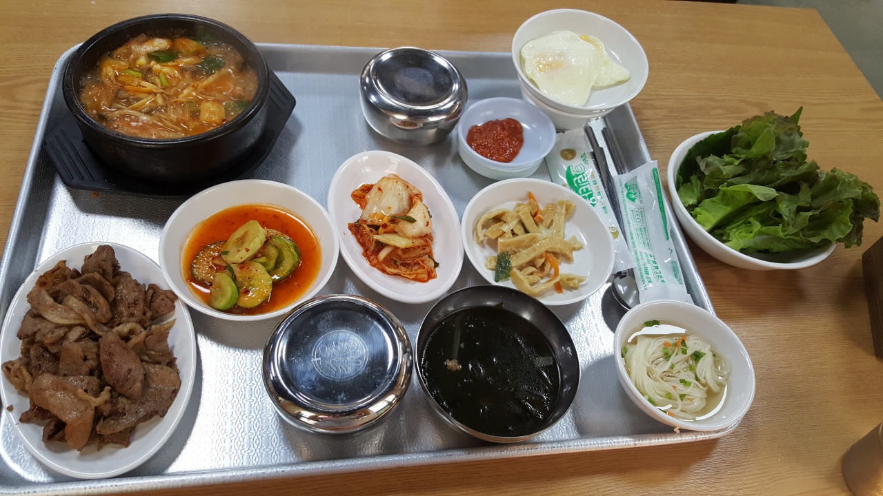 연남동돼지구이백반 연남본점 매장 방문 후 남겨주신 고객 리뷰 사진입니다.