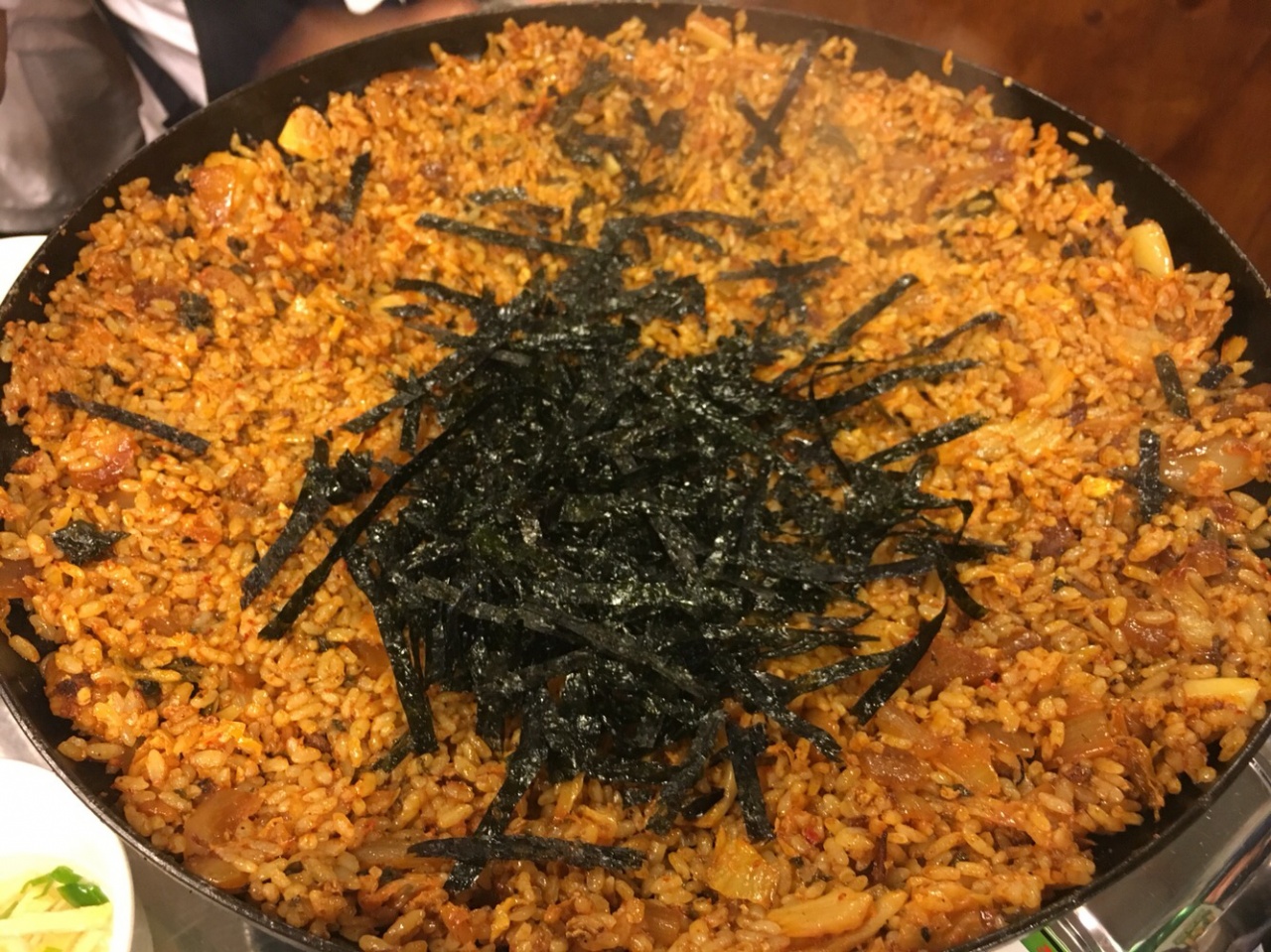 김재완원조돼지김치구이 매장 방문 후 남겨주신 고객 리뷰 사진입니다.