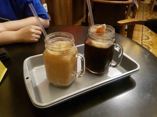 커피한약방 매장 방문 후 남겨주신 고객 리뷰 사진입니다.