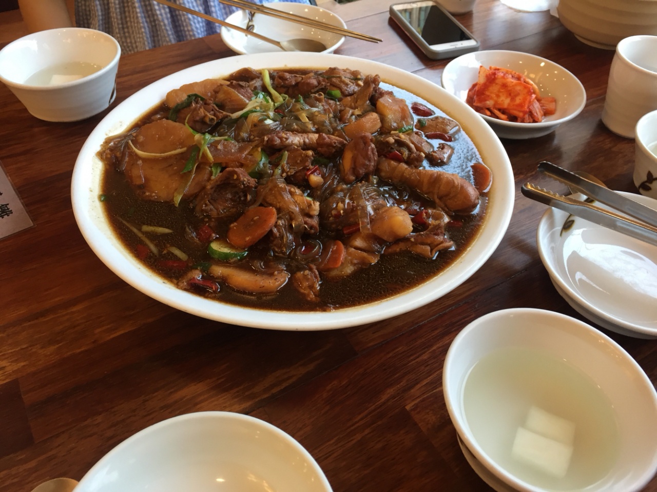 봉추찜닭 명동2호점 매장 방문 후 남겨주신 고객 리뷰 사진입니다.
