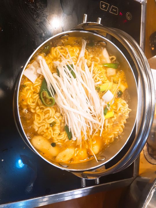 두끼떡볶이 고대점 매장 방문 후 남겨주신 고객 리뷰 사진입니다.