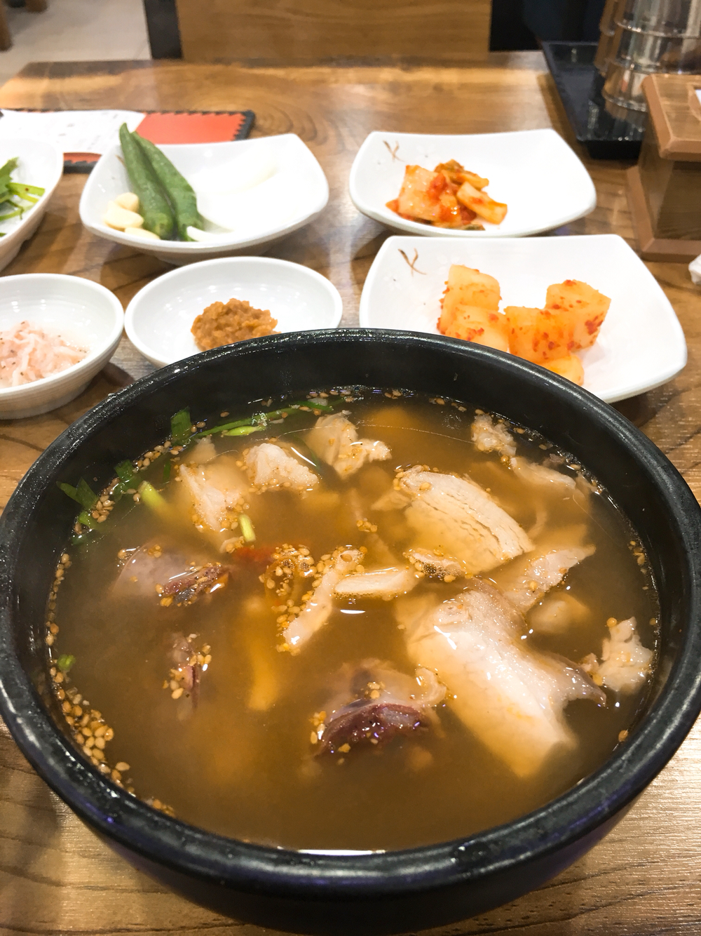 신창국밥 매장 방문 후 남겨주신 고객 리뷰 사진입니다.