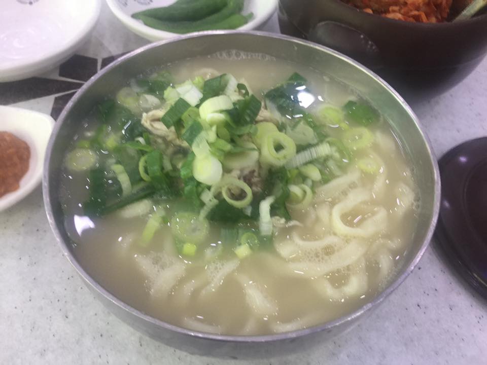 예손가손칼국수 매장 방문 후 남겨주신 고객 리뷰 사진입니다.
