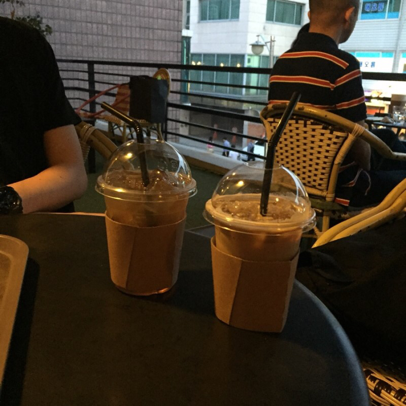 카페코수이 매장 방문 후 남겨주신 고객 리뷰 사진입니다.