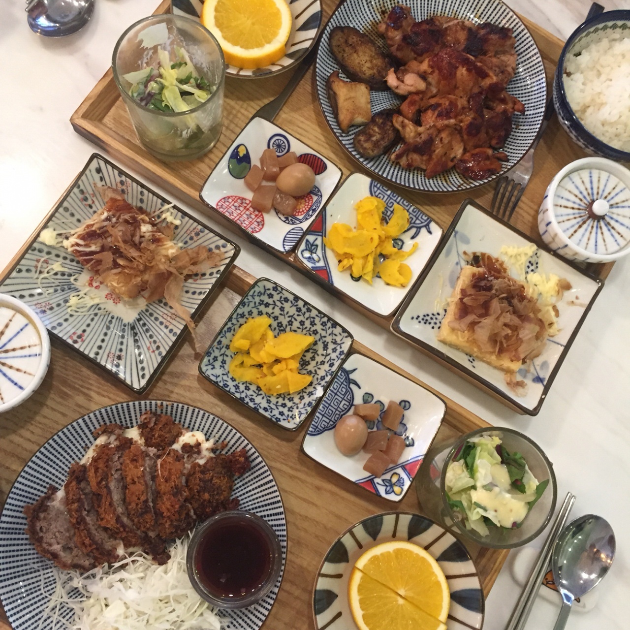 윤휘식당 매장 방문 후 남겨주신 고객 리뷰 사진입니다.