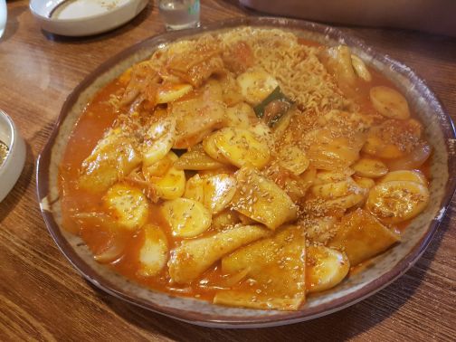 유자유김치떡볶이 매장 방문 후 남겨주신 고객 리뷰 사진입니다.