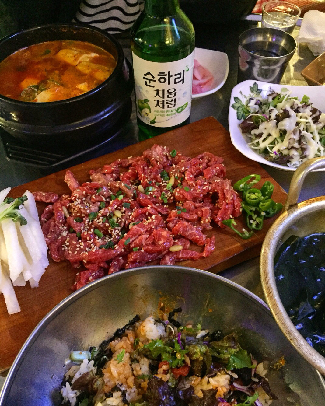 힘을내요육회두잇 매장 방문 후 남겨주신 고객 리뷰 사진입니다.