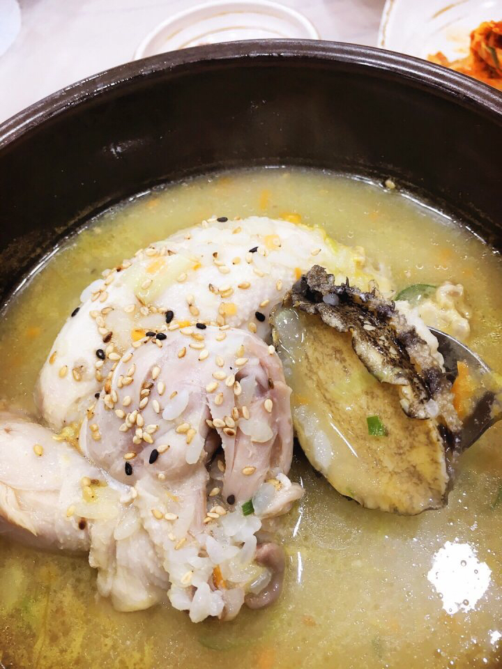 김윤미전복삼계탕 매장 방문 후 남겨주신 고객 리뷰 사진입니다.