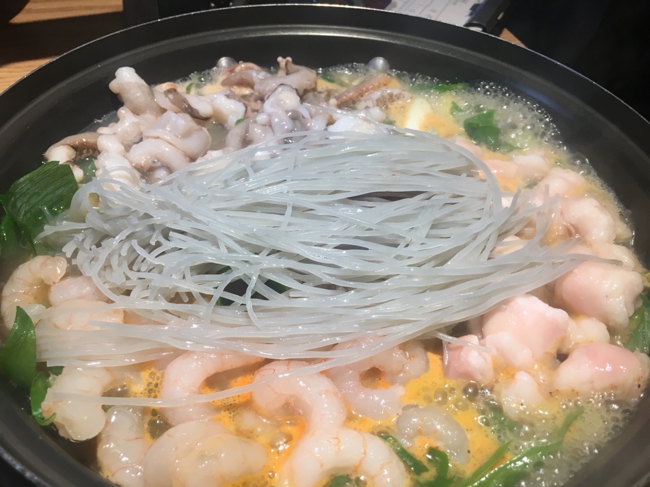 용호낙지 매장 방문 후 남겨주신 고객 리뷰 사진입니다.