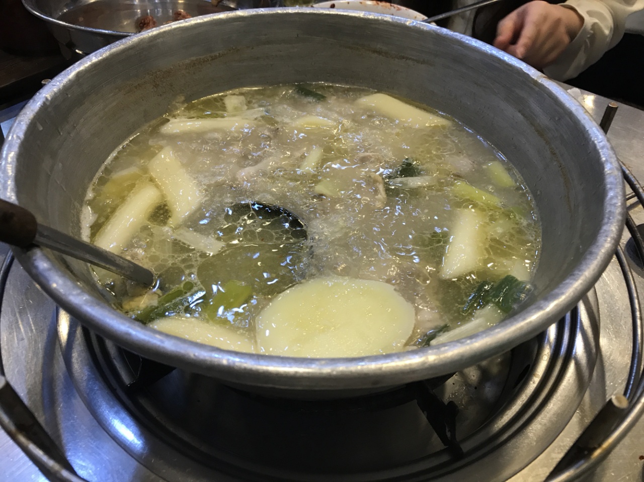 진옥화할매 원조닭한마리 매장 방문 후 남겨주신 고객 리뷰 사진입니다.