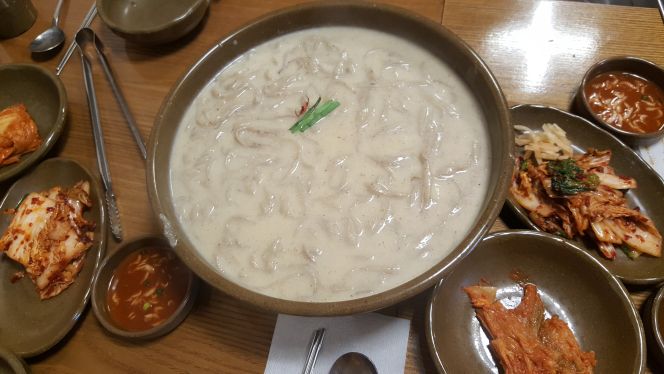엘림 들깨수제비칼국수 매장 방문 후 남겨주신 고객 리뷰 사진입니다.