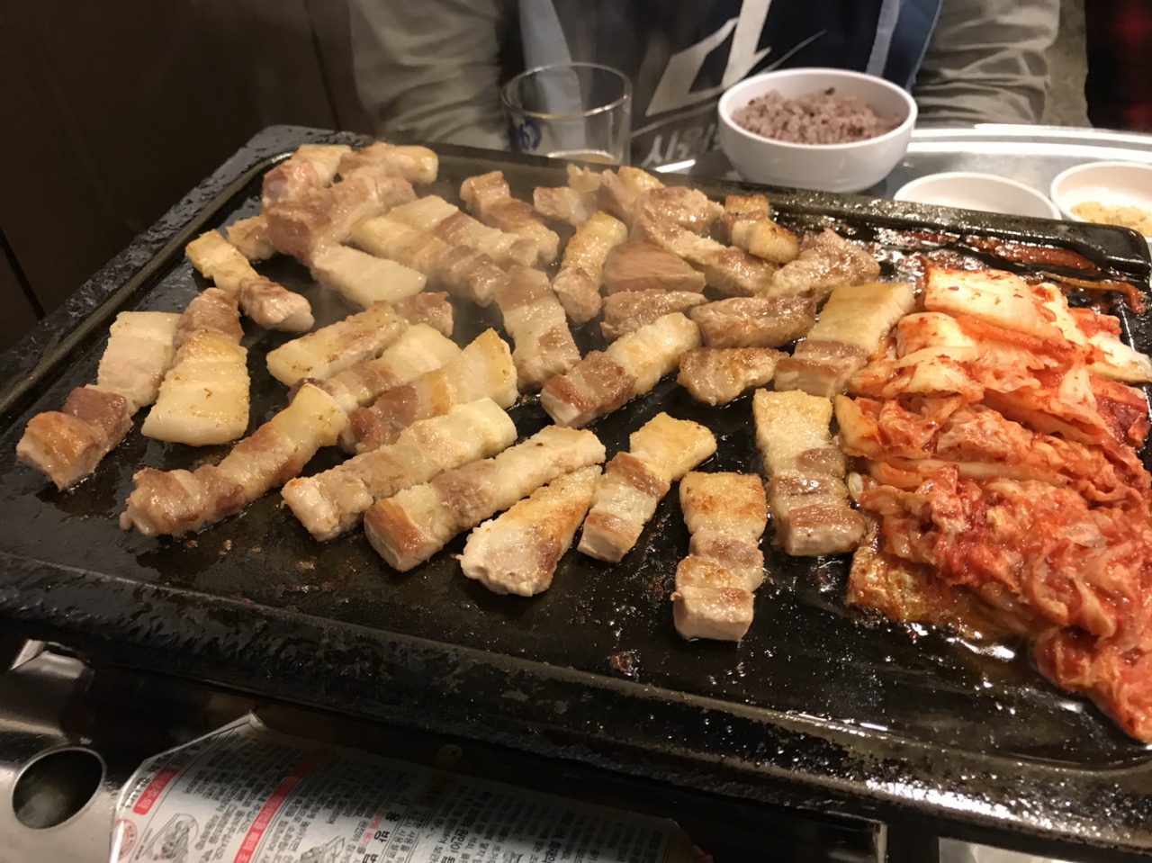 신김치생삼겹살 매장 방문 후 남겨주신 고객 리뷰 사진입니다.