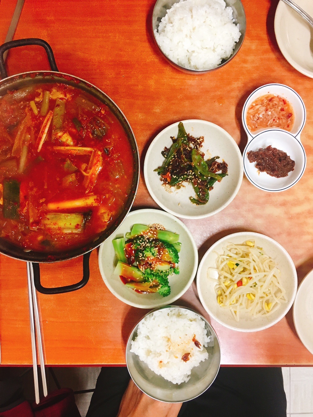 골목집김치찌개 매장 방문 후 남겨주신 고객 리뷰 사진입니다.