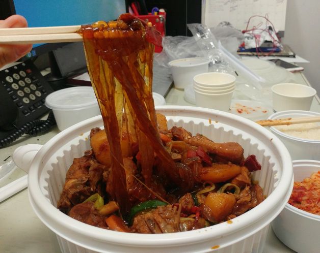 봉추찜닭 명동2호점 매장 방문 후 남겨주신 고객 리뷰 사진입니다.