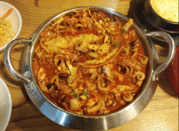 차돌박힌쭈꾸미 매장 방문 후 남겨주신 고객 리뷰 사진입니다.