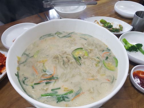 수미가손칼국수 매장 방문 후 남겨주신 고객 리뷰 사진입니다.