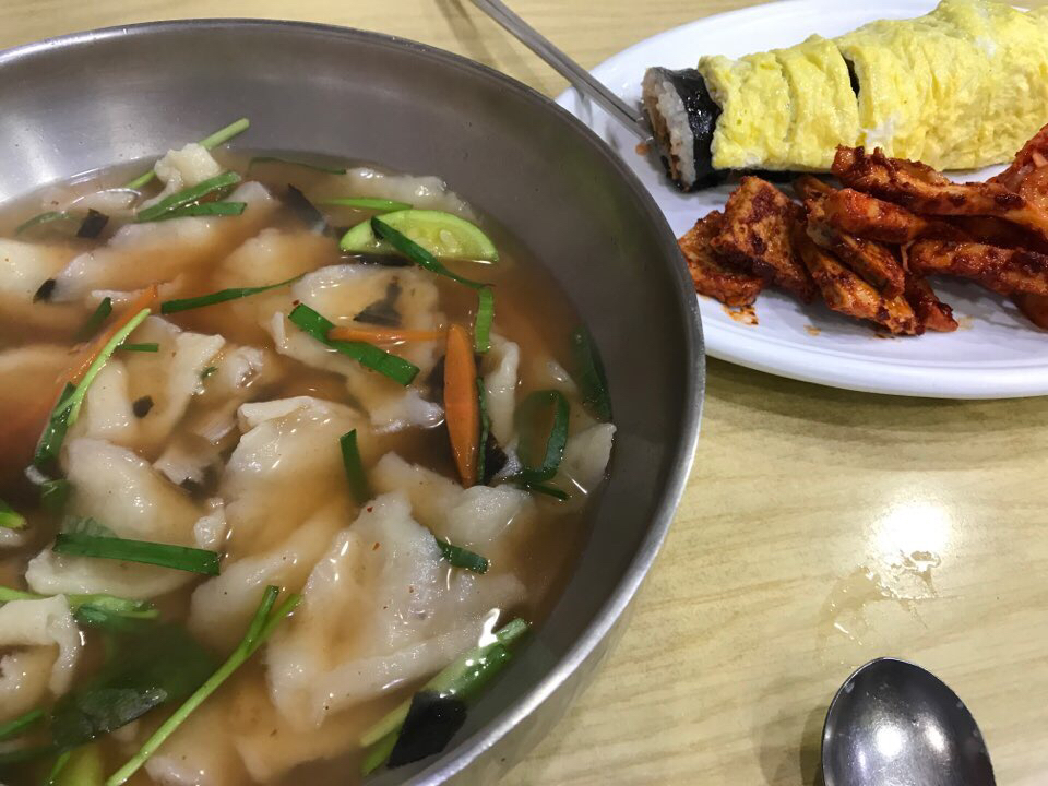 팔미분식 매장 방문 후 남겨주신 고객 리뷰 사진입니다.