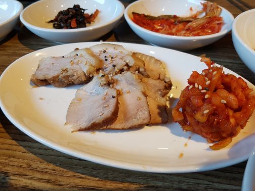오서방별난족발 매장 방문 후 남겨주신 고객 리뷰 사진입니다.