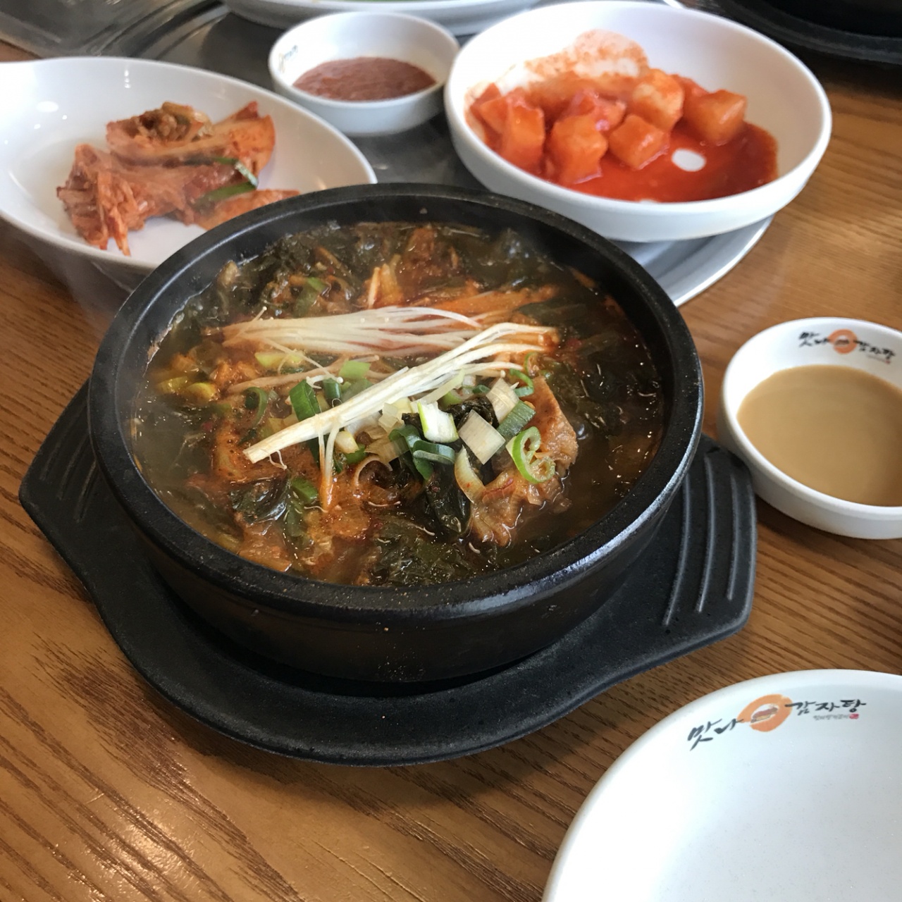 맛나감자탕 매장 방문 후 남겨주신 고객 리뷰 사진입니다.