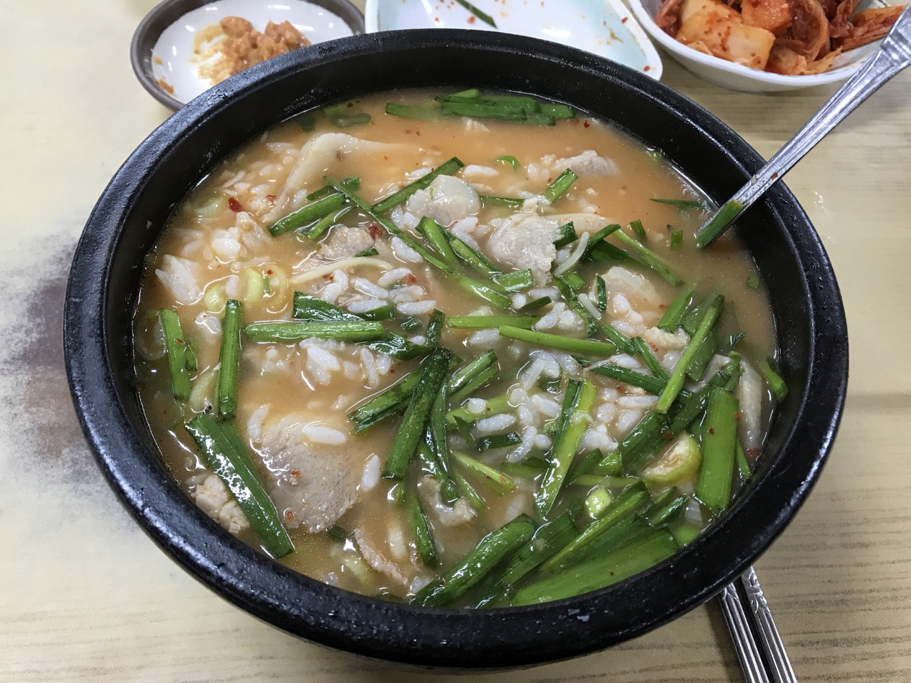 포항돼지국밥 매장 방문 후 남겨주신 고객 리뷰 사진입니다.