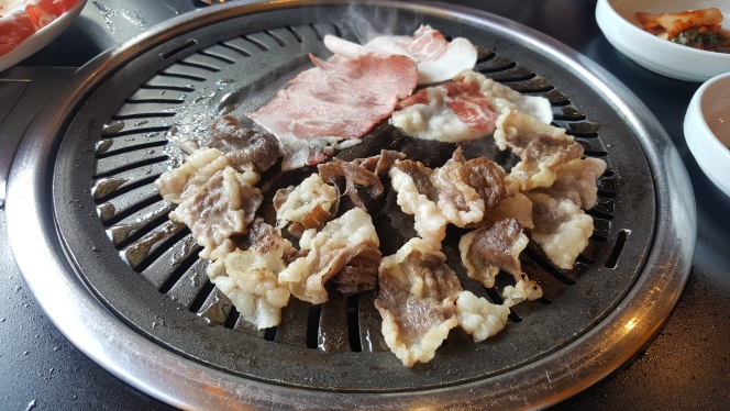 돌배기집 매장 방문 후 남겨주신 고객 리뷰 사진입니다.