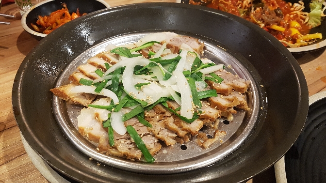 조선식탁오정족발 매장 방문 후 남겨주신 고객 리뷰 사진입니다.