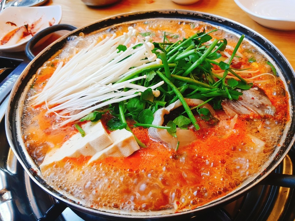 강릉집 매장 방문 후 남겨주신 고객 리뷰 사진입니다.