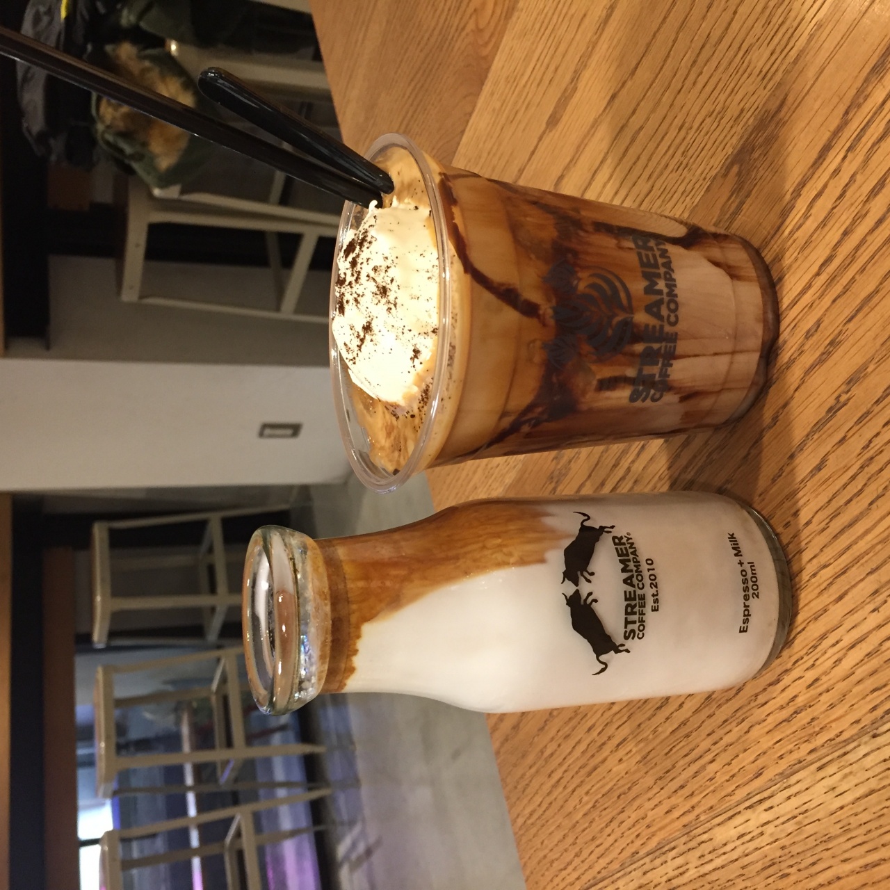 STREAMER COFFEE COMPANY 매장 방문 후 남겨주신 고객 리뷰 사진입니다.