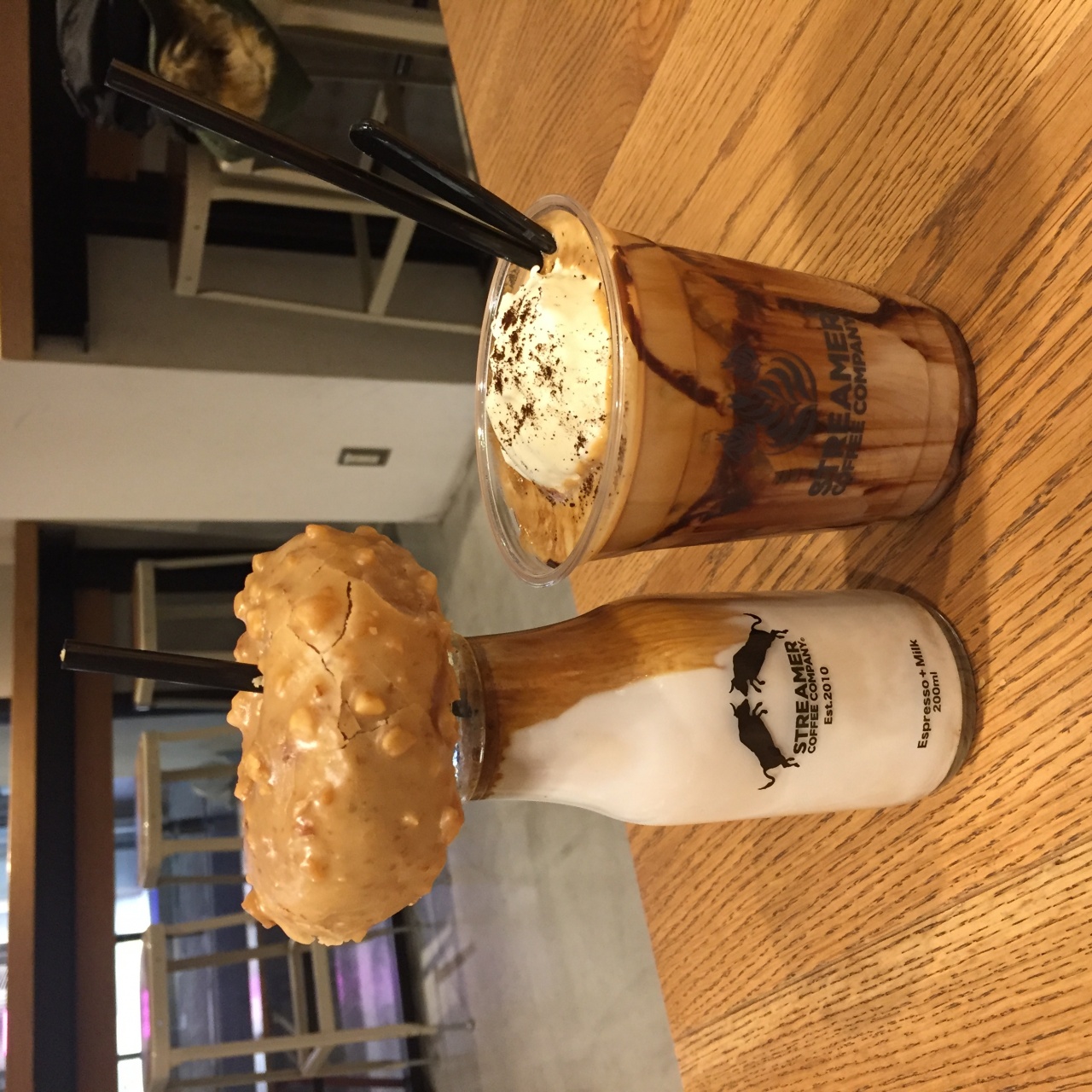 STREAMER COFFEE COMPANY 매장 방문 후 남겨주신 고객 리뷰 사진입니다.